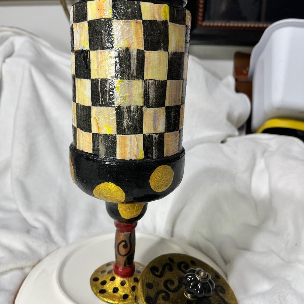 Hand-Painted Checkered Decorative Jar Mckenzie Child inspired - Picture 4 of 9